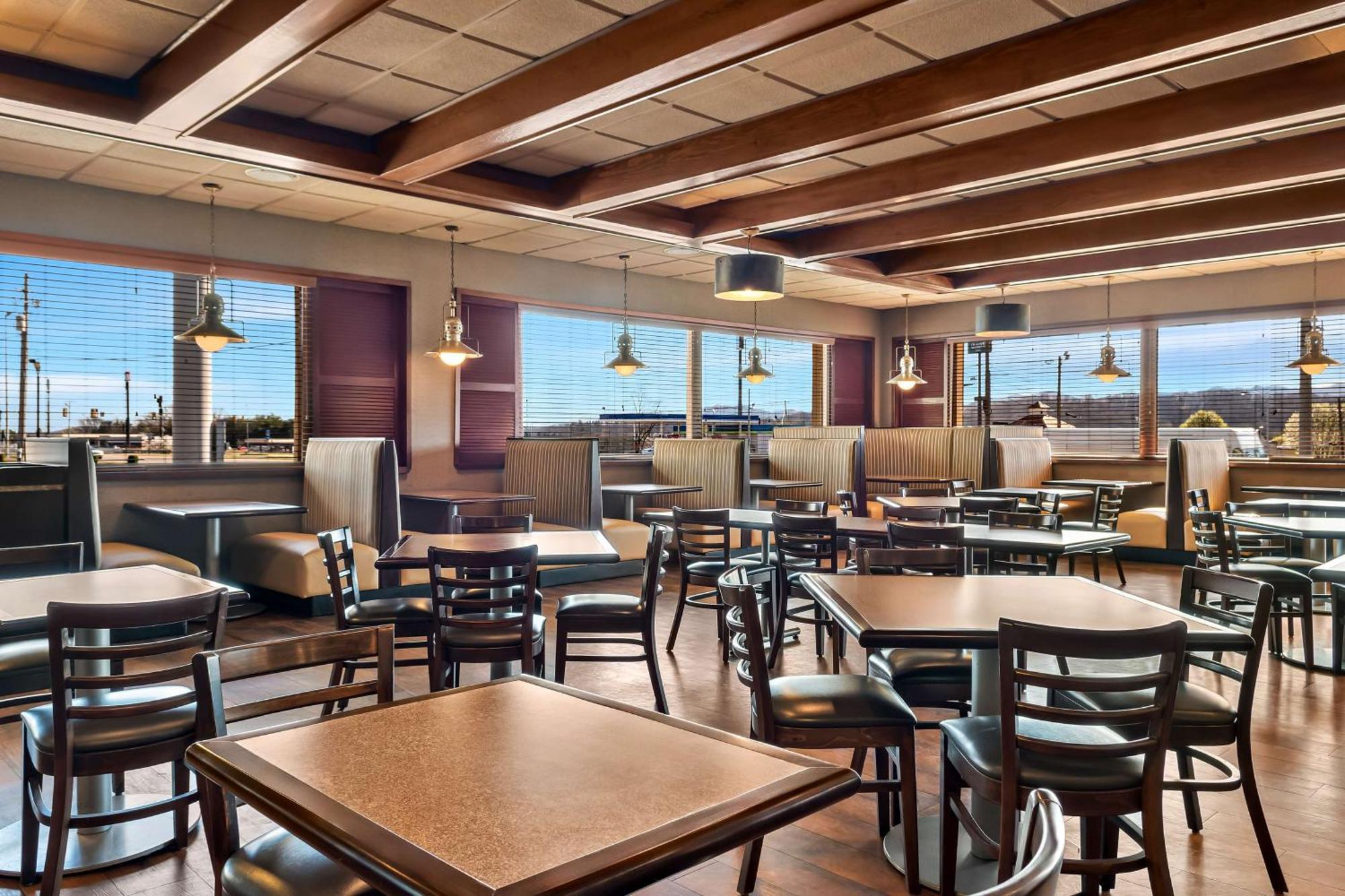 Best Western Newport Inn Exterior photo